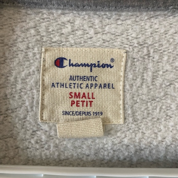 SOLD - Champion Crew Neck - Picture 2 of 2